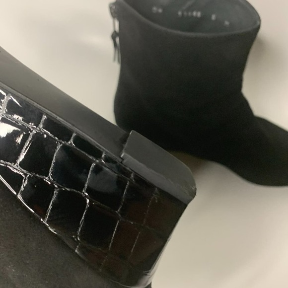 Stuart Weitzman Sued Leather Ankle Booties - Picture 15 of 16